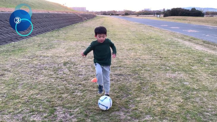 初心者向け6歳年長サッカードリブル・タッチ練習